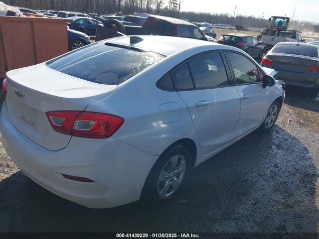 1G1BC5SM2H7171759 Chevrolet Cruze Ls Auto