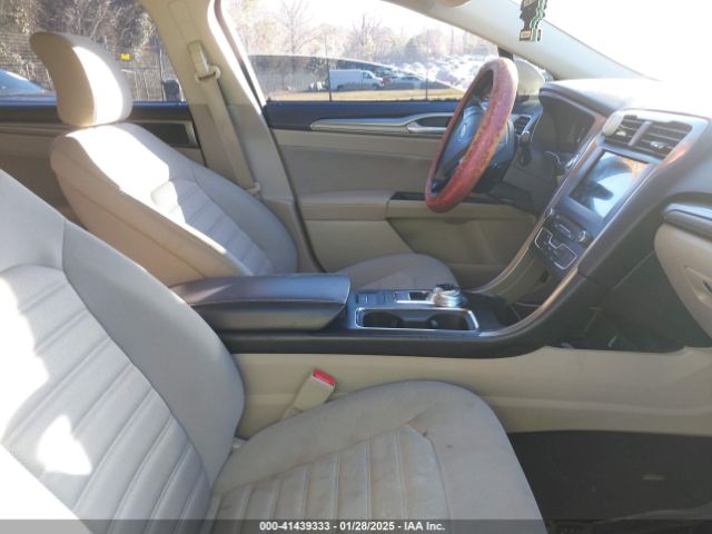 3FA6P0HD6JR161635 Ford FUSION SE