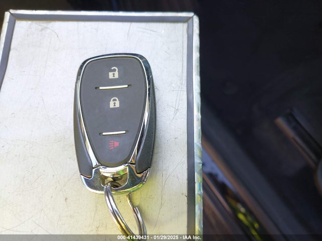 1GNERFKW8NJ122341 Chevrolet Traverse Fwd Ls