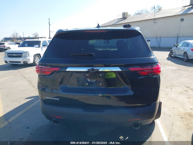 1GNERFKW8NJ122341 Chevrolet Traverse Fwd Ls