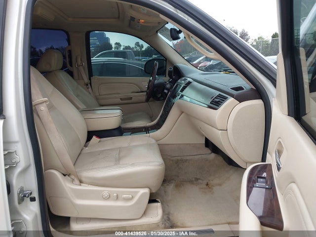 2007 CADILLAC ESCALADE ESV 1GYFK66857R372891 Photo 4