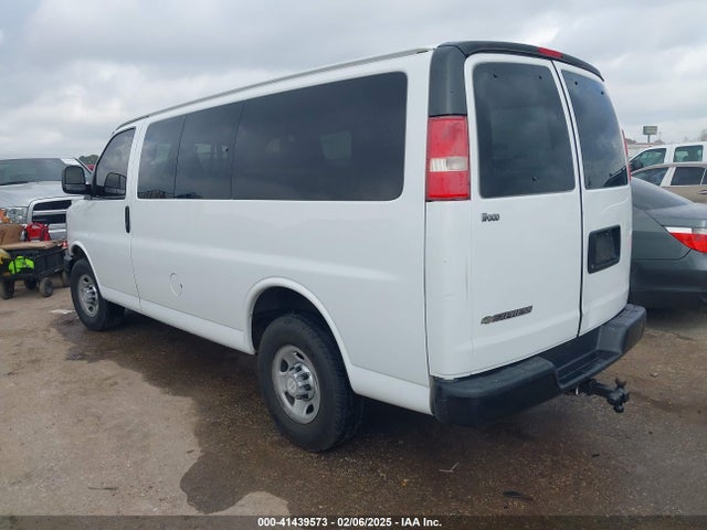 1GAWGEFF0H1331500 Chevrolet Express 2500 Ls