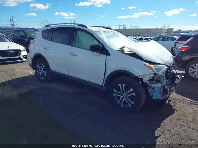 Toyota RAV4 LE 2017 JTMBFREV1HJ136370 Image 1