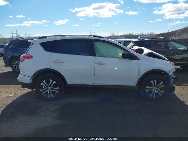 Toyota RAV4 LE 2017 JTMBFREV1HJ136370 Image 14