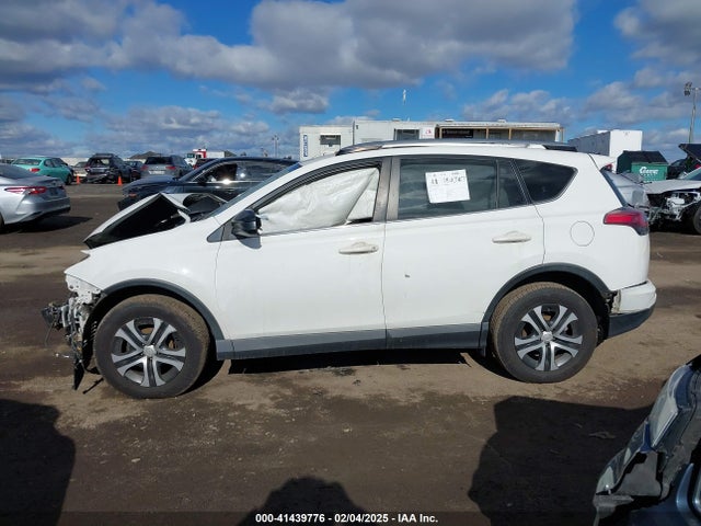 Toyota RAV4 LE 2017 JTMBFREV1HJ136370 Image 15