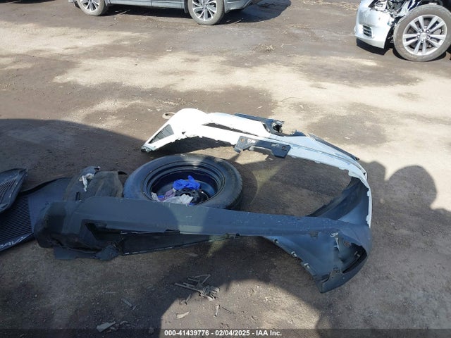 Toyota RAV4 LE 2017 JTMBFREV1HJ136370 Image 12