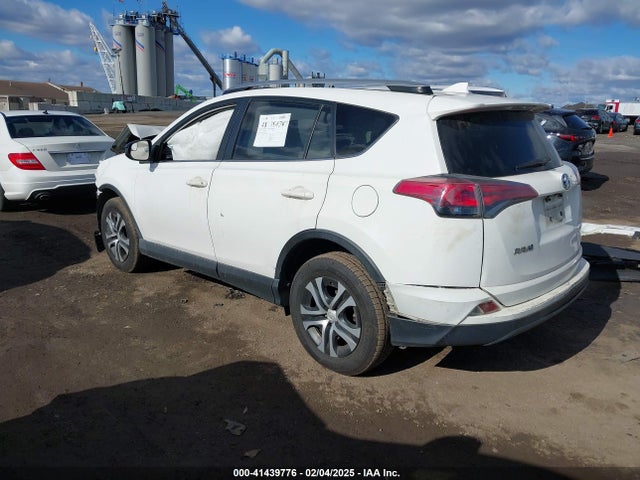 Toyota RAV4 LE 2017 JTMBFREV1HJ136370 Image 3