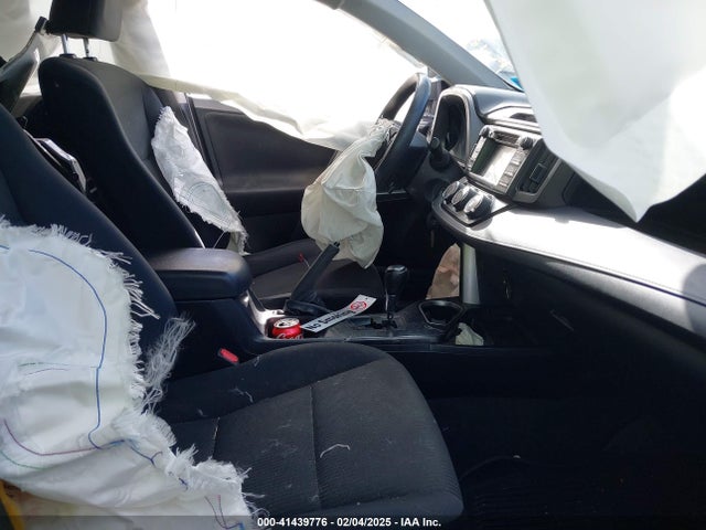 Toyota RAV4 LE 2017 JTMBFREV1HJ136370 Image 5