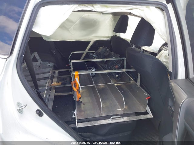 Toyota RAV4 LE 2017 JTMBFREV1HJ136370 Image 8