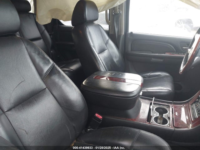 2009 CADILLAC ESCALADE 1GYFK132X9R122617 Photo 4