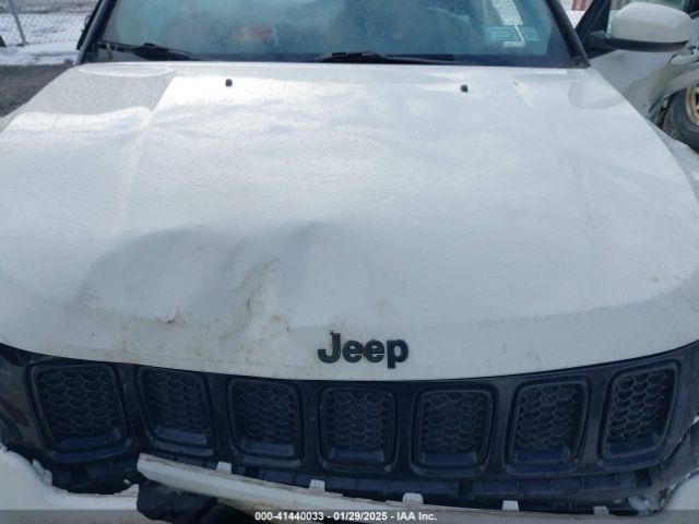 3C4NJDBB2JT301608 Jeep Compass Latitude 4x4