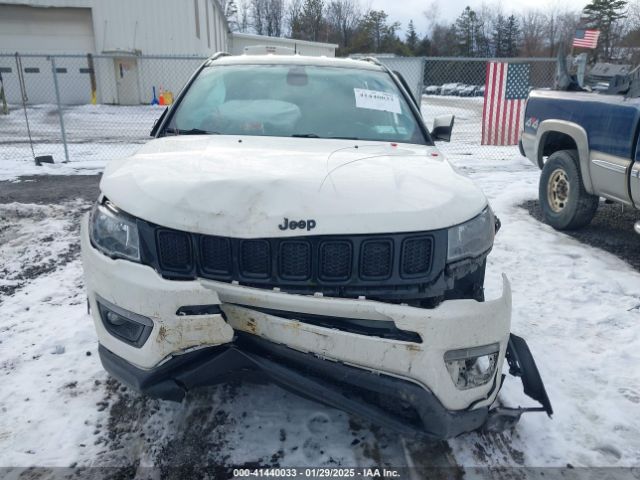 3C4NJDBB2JT301608 Jeep Compass Latitude 4x4