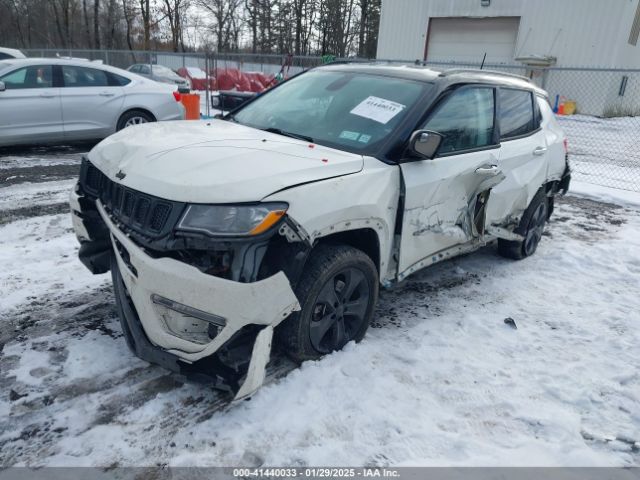 3C4NJDBB2JT301608 Jeep Compass Latitude 4x4