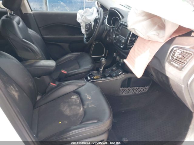 3C4NJDBB2JT301608 Jeep Compass Latitude 4x4
