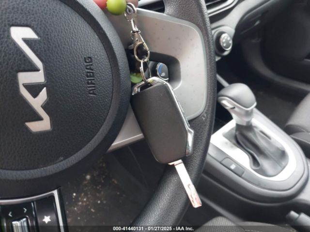 3KPF24AD8NE481952 KIA Forte Lxs