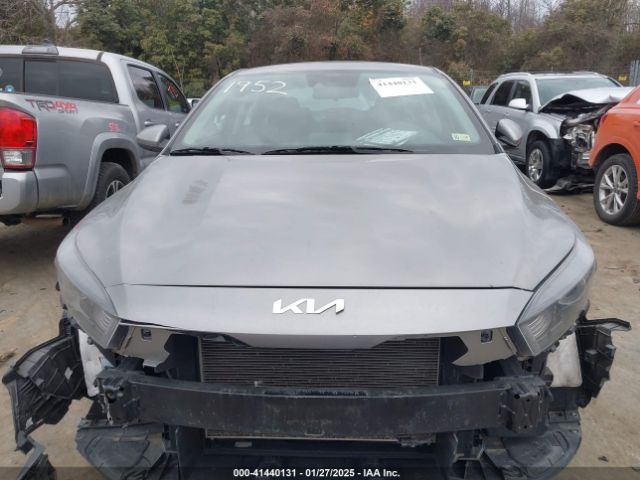 3KPF24AD8NE481952 KIA Forte Lxs
