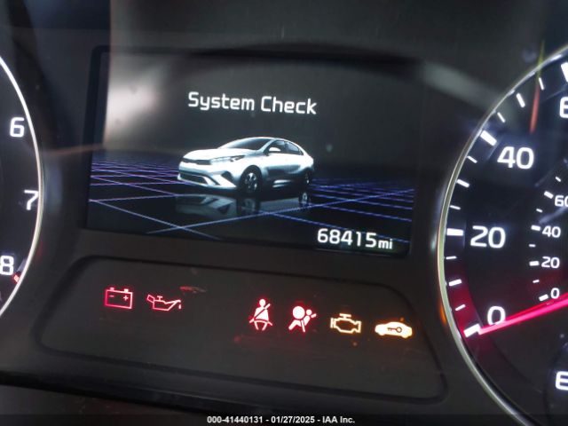 3KPF24AD8NE481952 KIA Forte Lxs