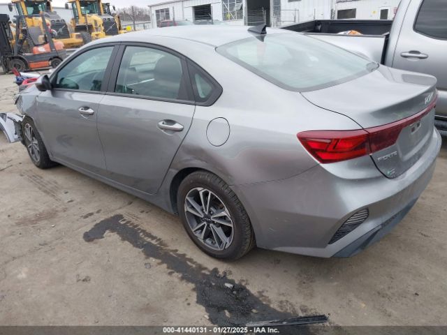 3KPF24AD8NE481952 KIA Forte Lxs