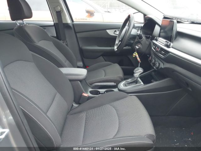 3KPF24AD8NE481952 KIA Forte Lxs