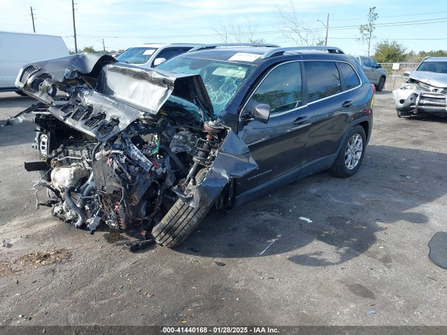 Jeep Cherokee Latitude 2016 1C4PJMCB3GW252316 Image 2