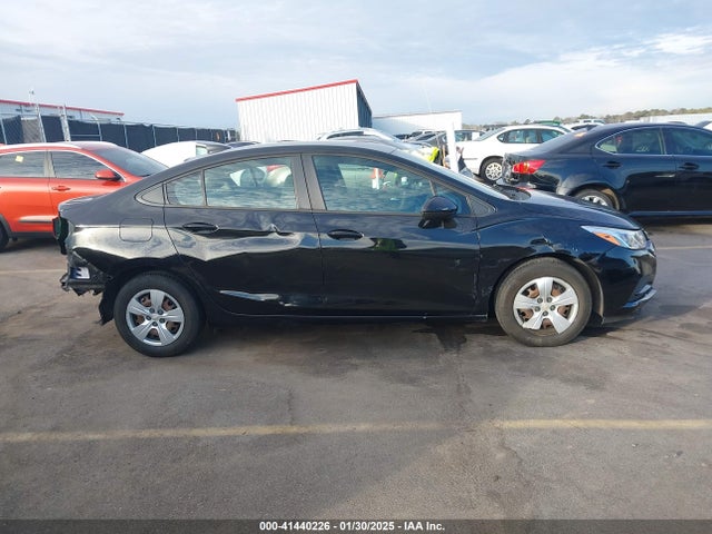 Chevrolet Cruze Ls Auto 2018 1G1BC5SMXJ7230739 Image 14