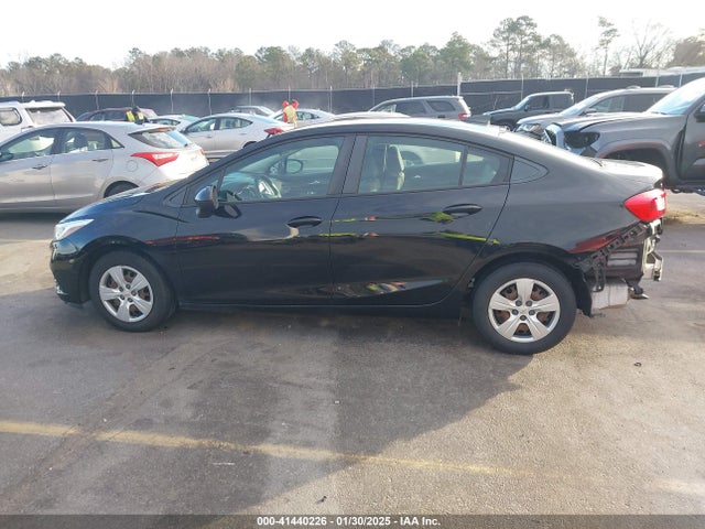 Chevrolet Cruze Ls Auto 2018 1G1BC5SMXJ7230739 Image 15