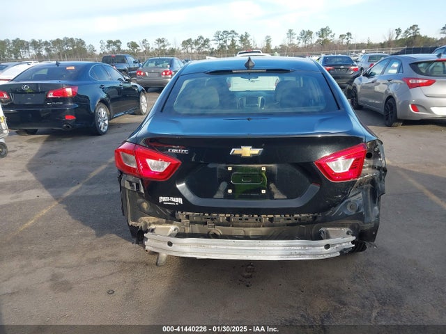 Chevrolet Cruze Ls Auto 2018 1G1BC5SMXJ7230739 Image 17
