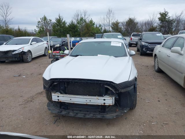 1FA6P8AM3G5235744 Ford Mustang V6