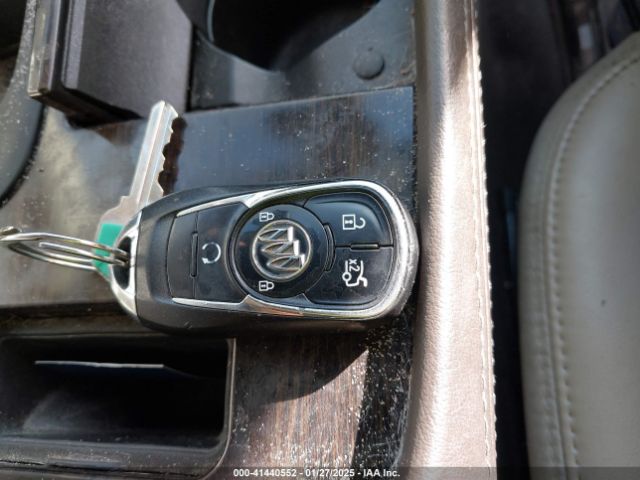 1G4ZP5SS5JU130733 Buick Lacrosse Essence