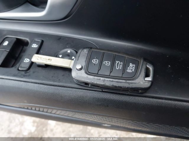 KMHLL4AG8MU141609 Hyundai ELANTRA SE