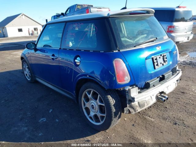 2005 MINI COOPER S WMWRE33465TD95588 Photo 2