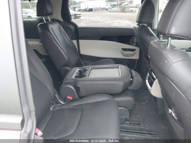 KNDNC5H33N6148446 KIA Carnival Mpv Ex