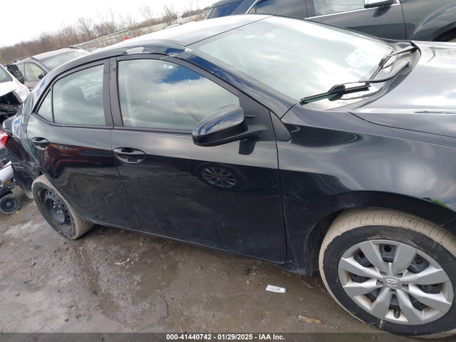 Toyota COROLLA LE 2016 5YFBURHE2GP551855 Image 13