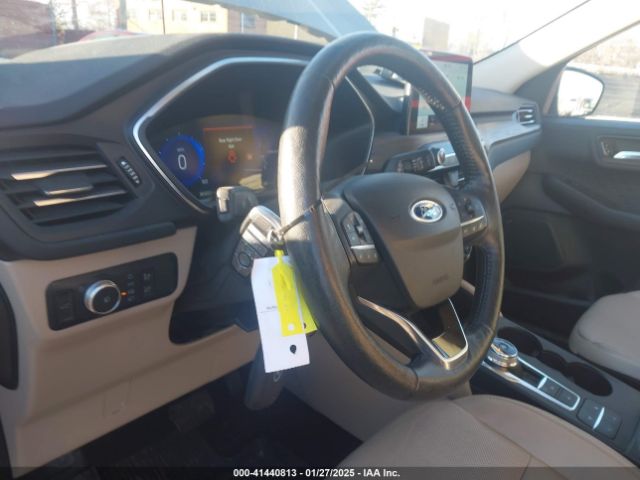 1FMCU9J9XLUA51971 Ford Escape Titanium