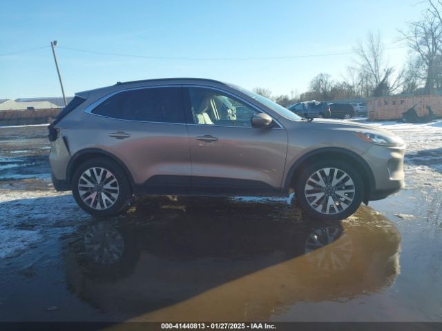 1FMCU9J9XLUA51971 Ford Escape Titanium