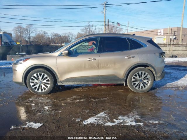 1FMCU9J9XLUA51971 Ford Escape Titanium