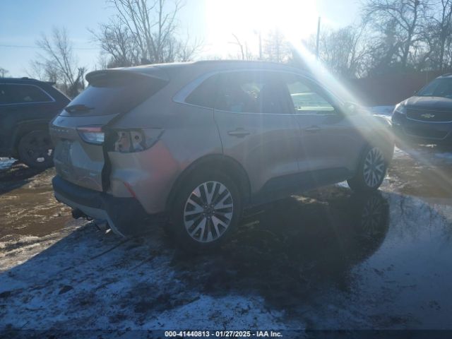 1FMCU9J9XLUA51971 Ford Escape Titanium