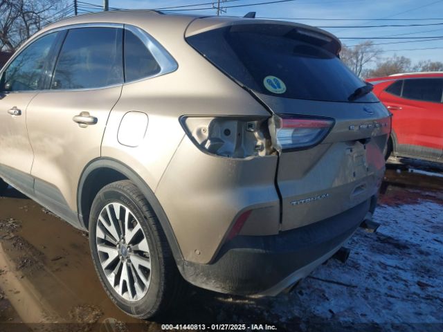 1FMCU9J9XLUA51971 Ford Escape Titanium