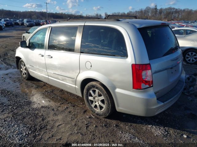 2011 CHRYSLER TOWN & COUNTRY 2A4RR5DG8BR623208 Photo 2