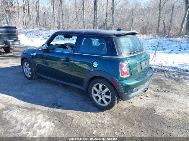 2009 MINI COOPER S WMWMF73599TX40140 Photo 2
