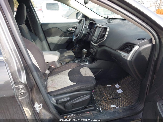 1C4PJMCS7EW211264 Jeep Cherokee Latitude