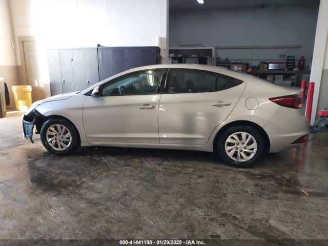 Hyundai ELANTRA SE 2019 5NPD74LF1KH406797 Image 14