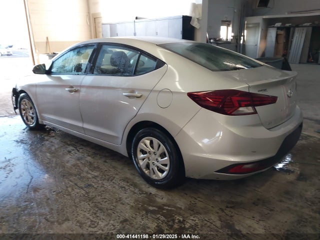 Hyundai ELANTRA SE 2019 5NPD74LF1KH406797 Image 3
