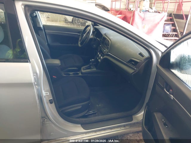 Hyundai ELANTRA SE 2019 5NPD74LF1KH406797 Image 5