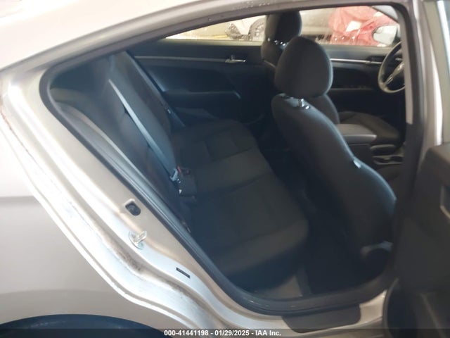 Hyundai ELANTRA SE 2019 5NPD74LF1KH406797 Image 8