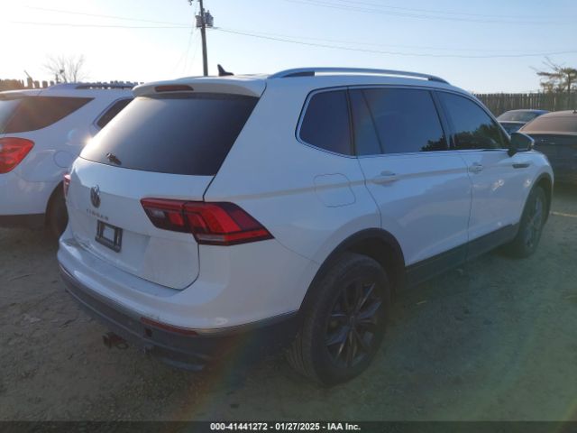 3VV3B7AX0NM138994 Volkswagen Tiguan 2.0t Se