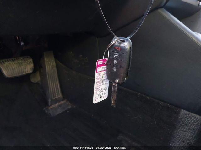 5XXGT4L38LG437797 KIA Optima Lx