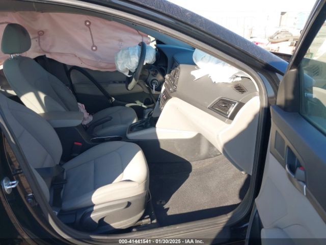 5NPD74LF7JH299320 Hyundai ELANTRA SE