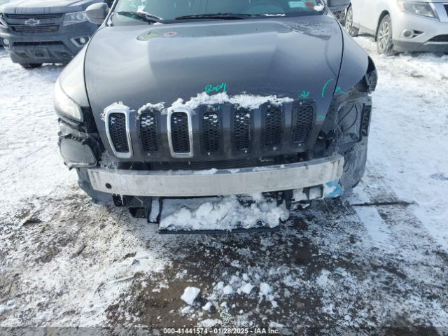 1C4PJLCB9FW760878 Jeep Cherokee Latitude