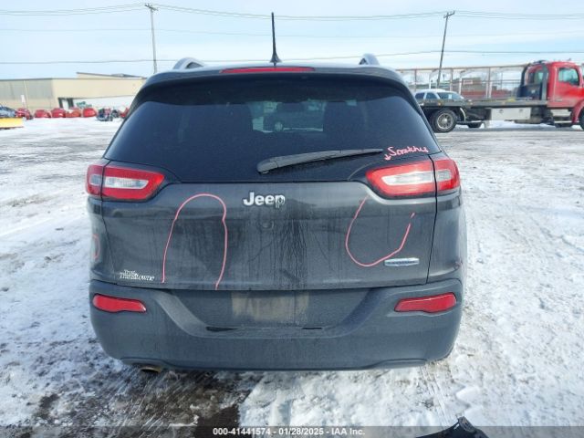 1C4PJLCB9FW760878 Jeep Cherokee Latitude